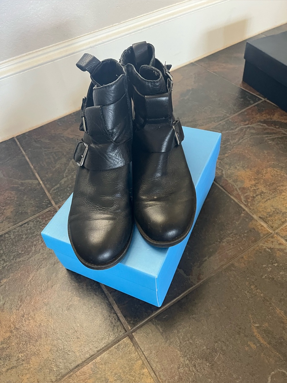 Kenneth Cole Reaction Black Leather Buckle Ankle Boots